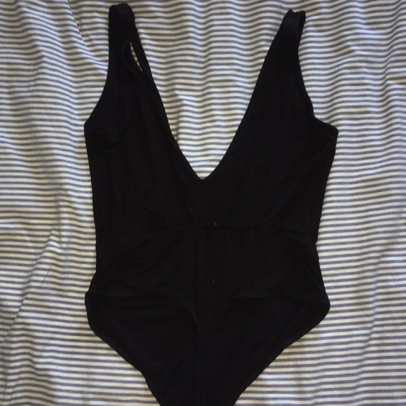 Urban outfitters deep V bodysuit - Picture 2 of 2